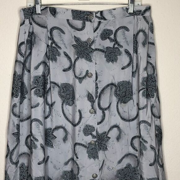 Vintage Voir Skirt Set - Picture 10 of 12